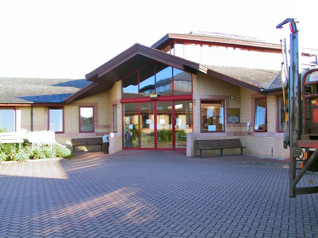 Deeside Community Hospital entrance Geograph.org.uk 42952